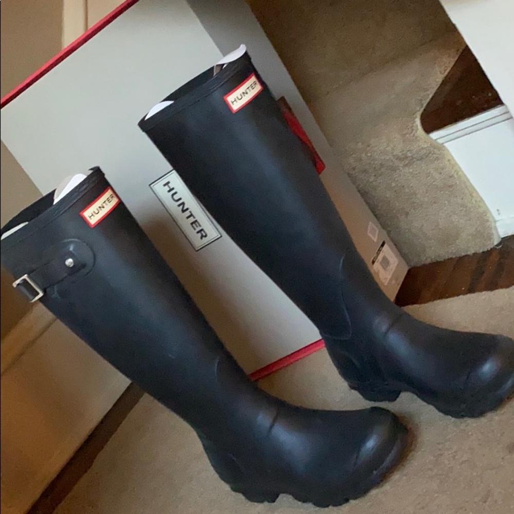 Black matte hunter boots